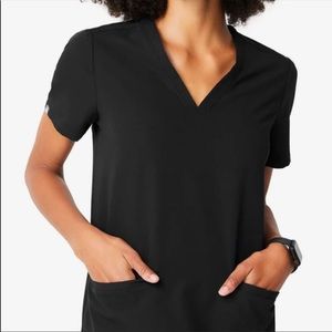 Three pocket figs scrub top